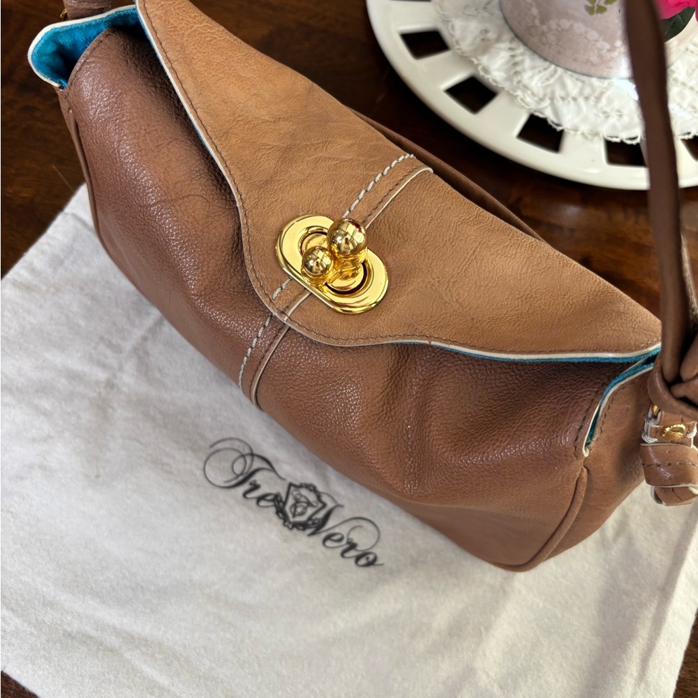 Tre Vero Brown Shoulder Bag with Blue Trim and Gold Turnlock - Picture 11 of 11